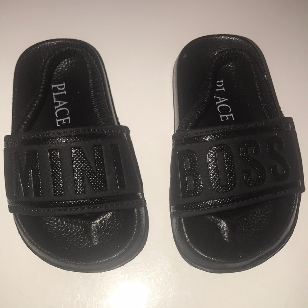 Mini boss sandals
